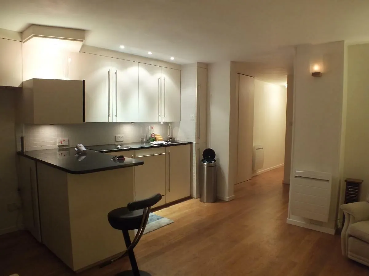 Rotherhithe Apartment Near Park And River London 0*,  United Kingdom