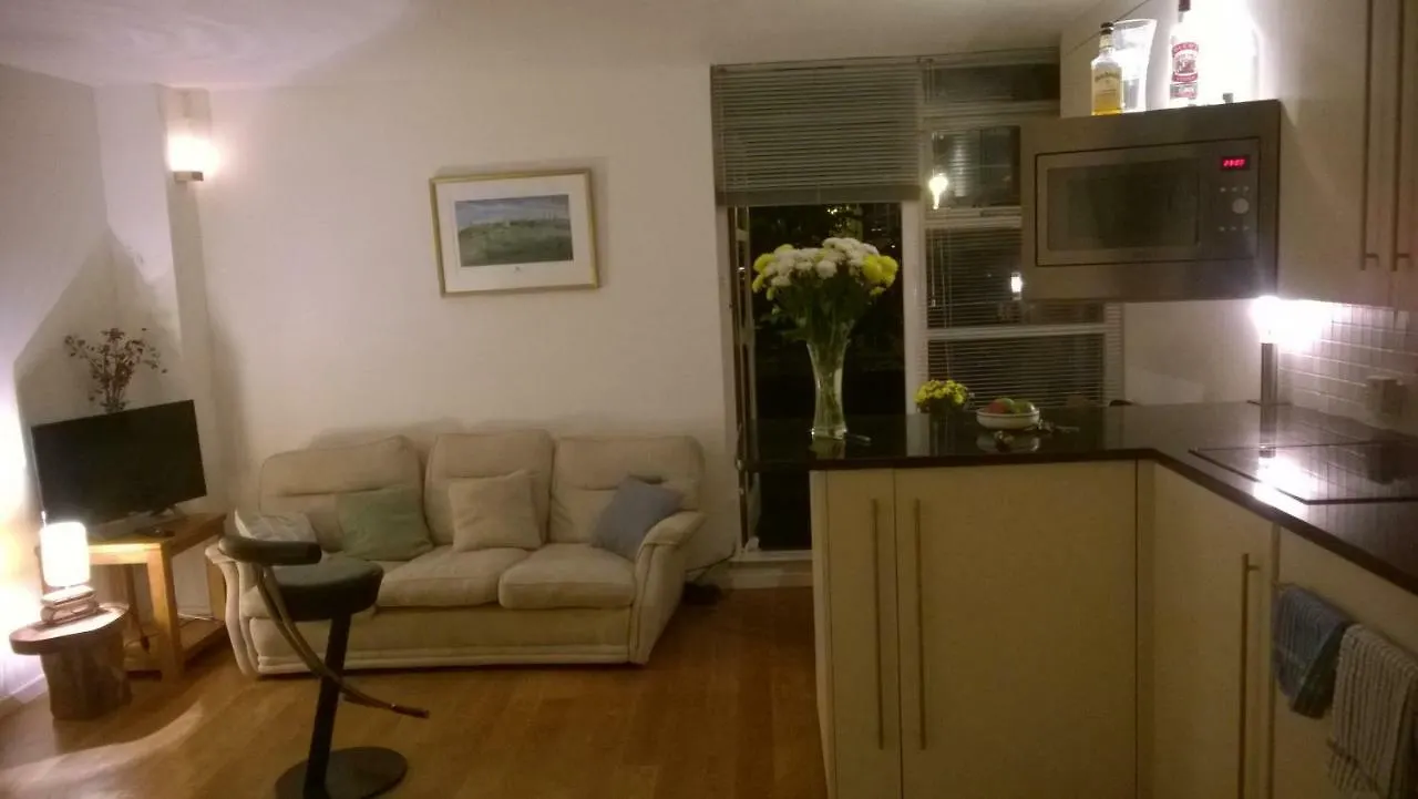 Rotherhithe Apartment Near Park And River London 0*,  United Kingdom